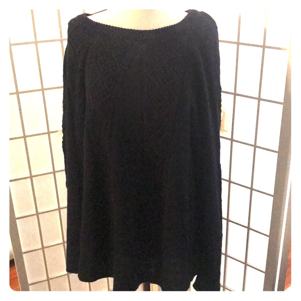 Crown and Ivy Navy Cable knit Sweater (NWT)